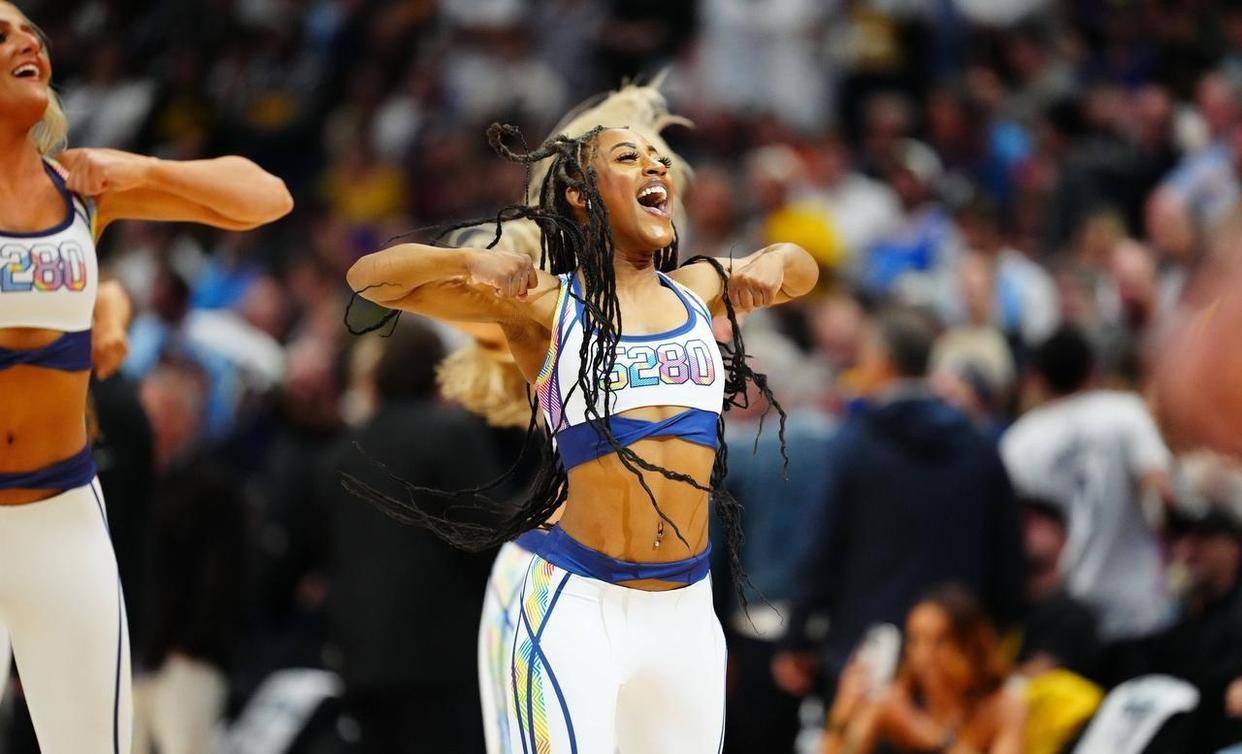 九游体育app-字母哥在快船比赛中出色防守，表现优异引发热议！赢得满堂喝彩(哈登防守字母哥集锦)