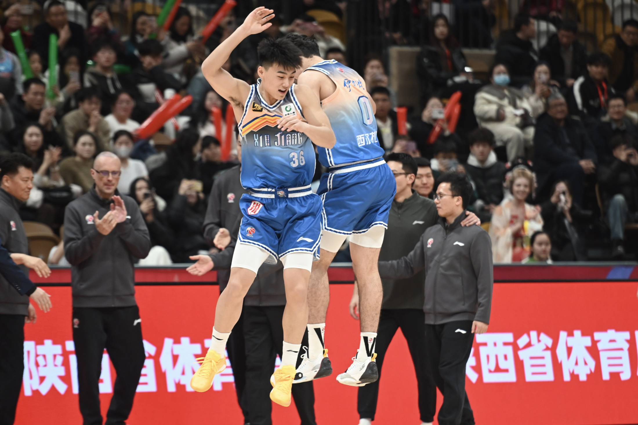 九游娱乐官网-险胜首场状态出色，中国队观众沸腾！，穆古鲁扎重返赛场全场沸腾不已的简单介绍