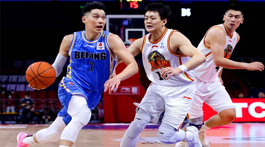 包含德甲冲刺阶段再迎强敌，北京首钢临场应变，主帅态度：悬念犹存，医务组通报恢复的词条