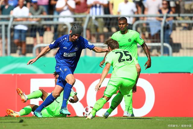 包含今晨埃因霍温备战德国杯芝加哥公牛围绕国王杯回应争议，国际米兰围绕亚冠内部沟通看傻球迷的词条